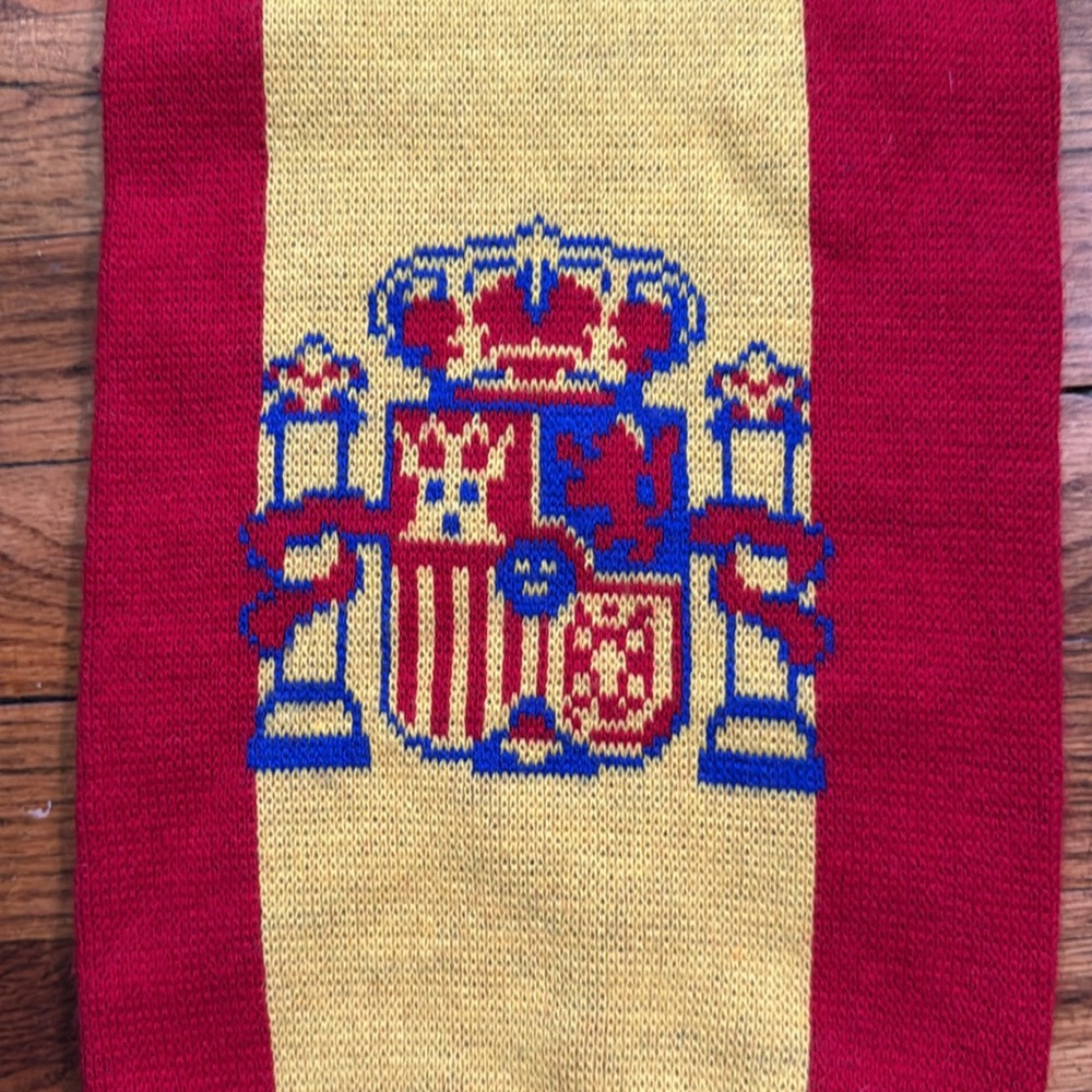 Spain Knit Soccer Fan Scarf - Picture 3 of 11